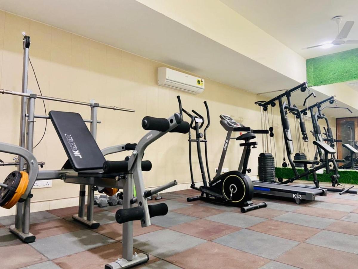 Olive Service Apartments - Golf Course Road Гургаон Экстерьер фото